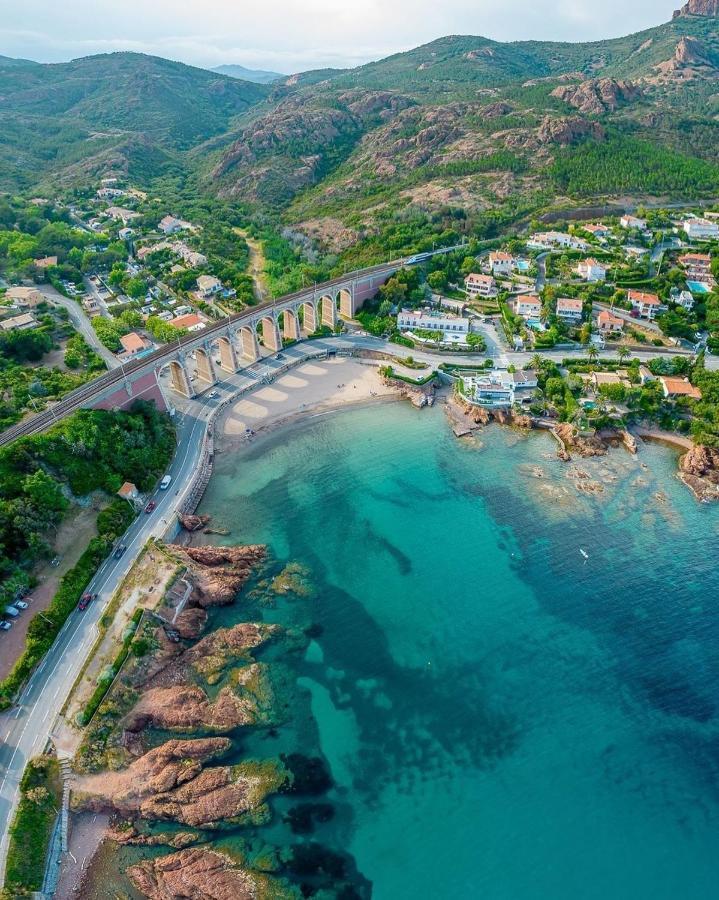 Studio 1 Neuf A 100 M Des Plages Et De La Gare Сен-Рафаэль Экстерьер фото